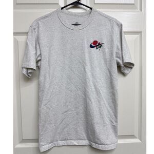 Mens Nike Loose Fit T-shirt - Size XS